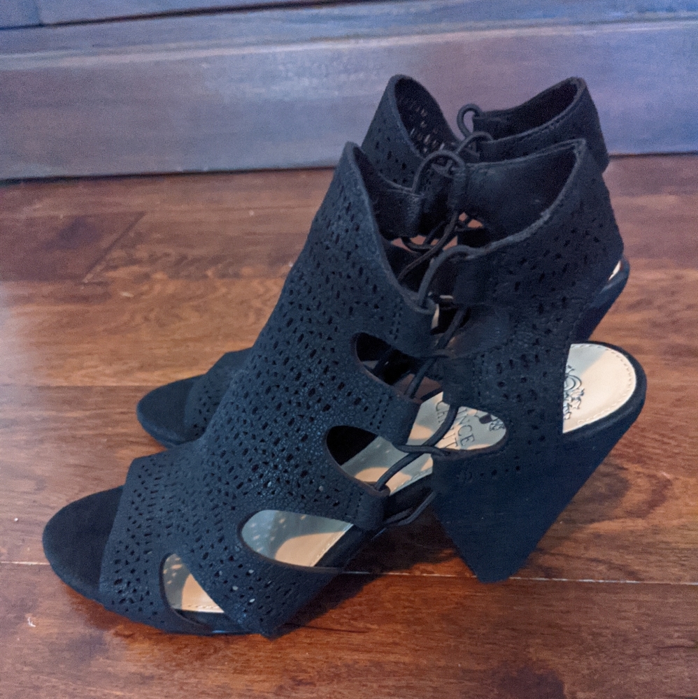 Vince Camuto Sandals
